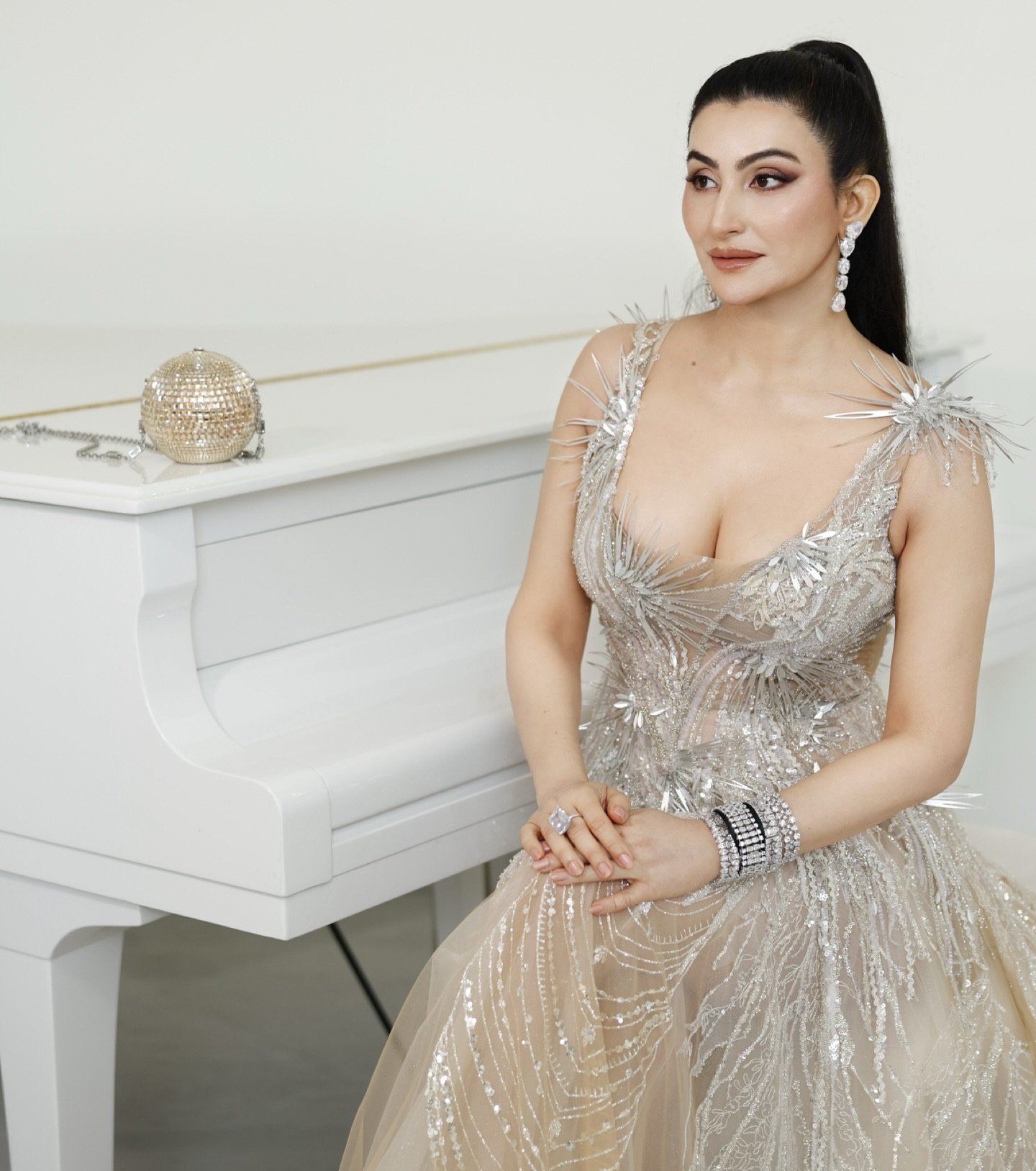 shalini passi net worth