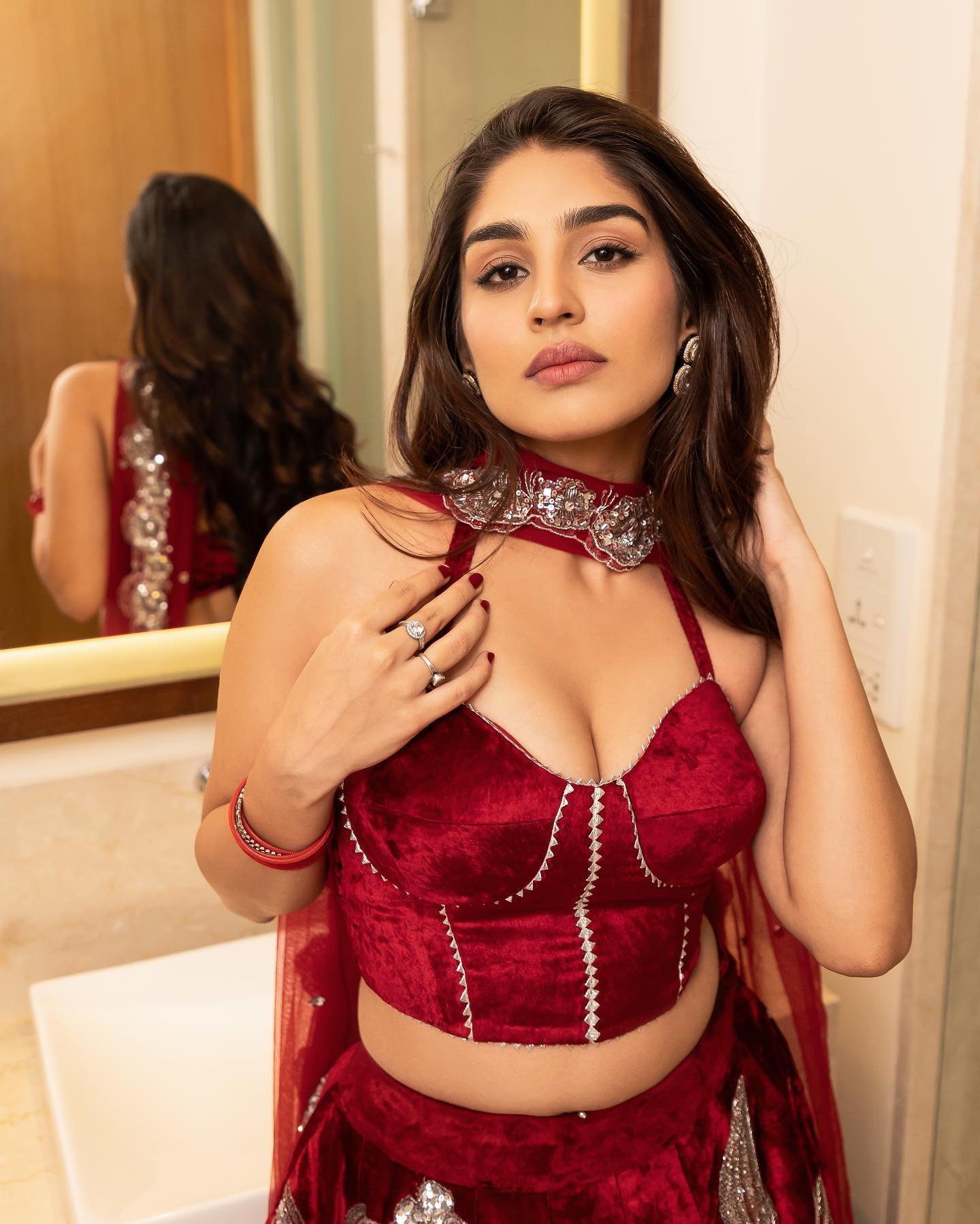 Yukti Thareja Hot