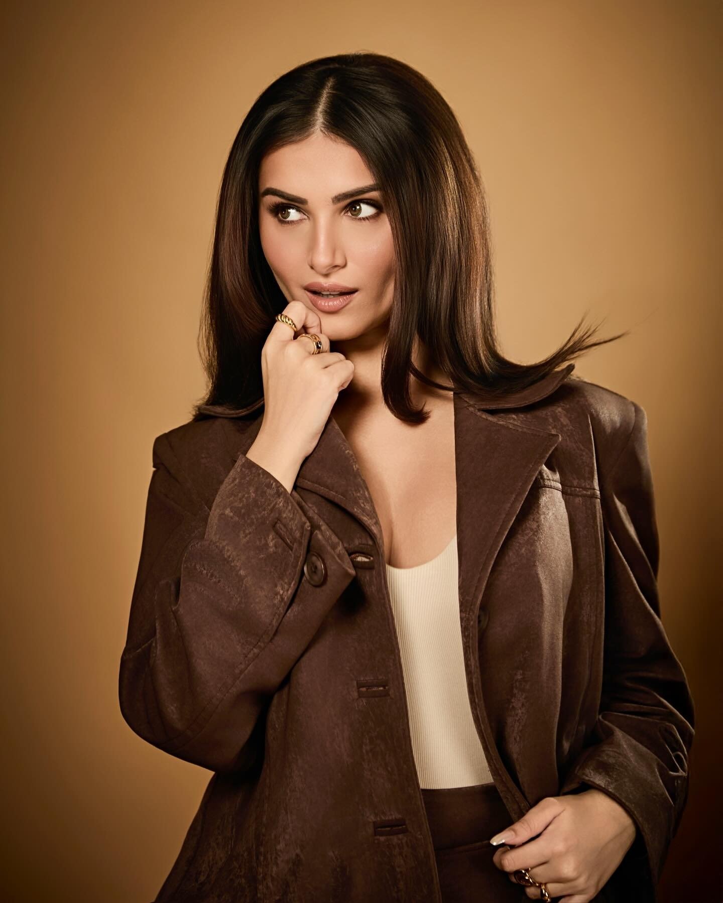 tara sutaria age